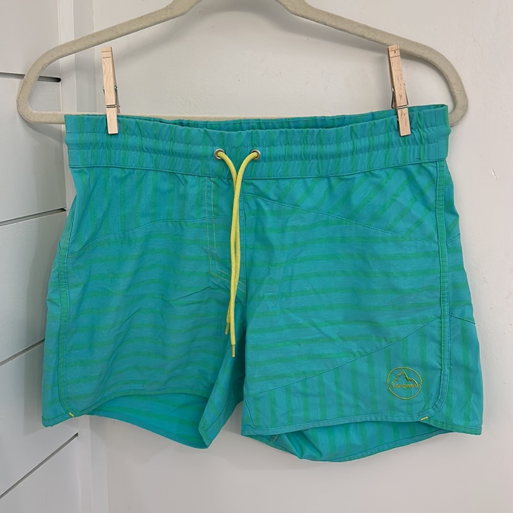 Women’s LaSportiva climbing drawstring shorts size S